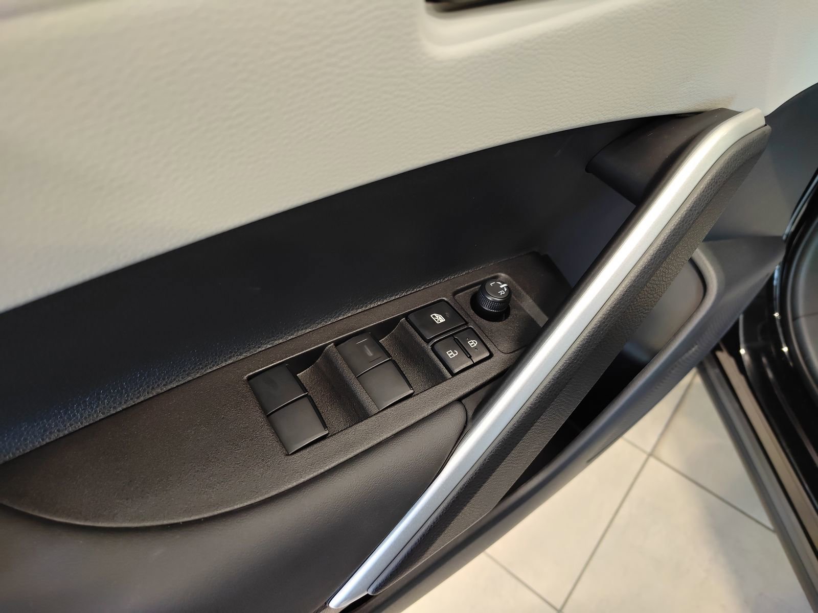 New 2026 Toyota Corolla Cross L image 8