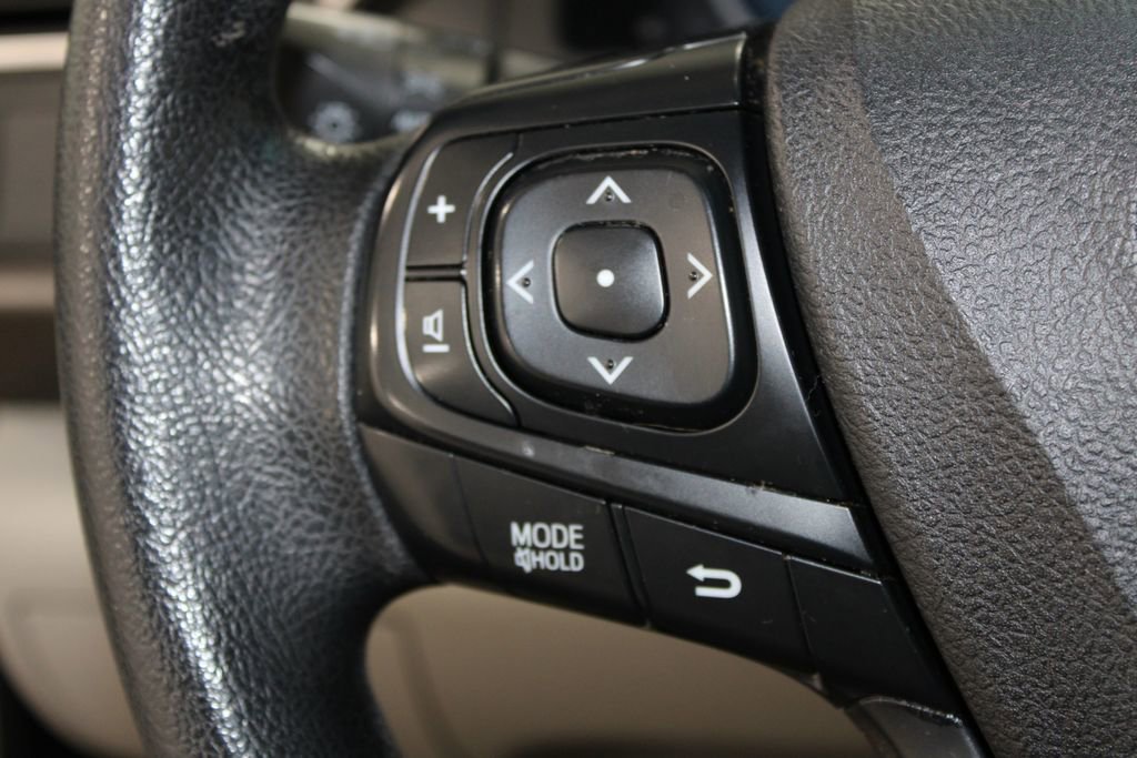 Used 2017 Toyota Camry LE image 28