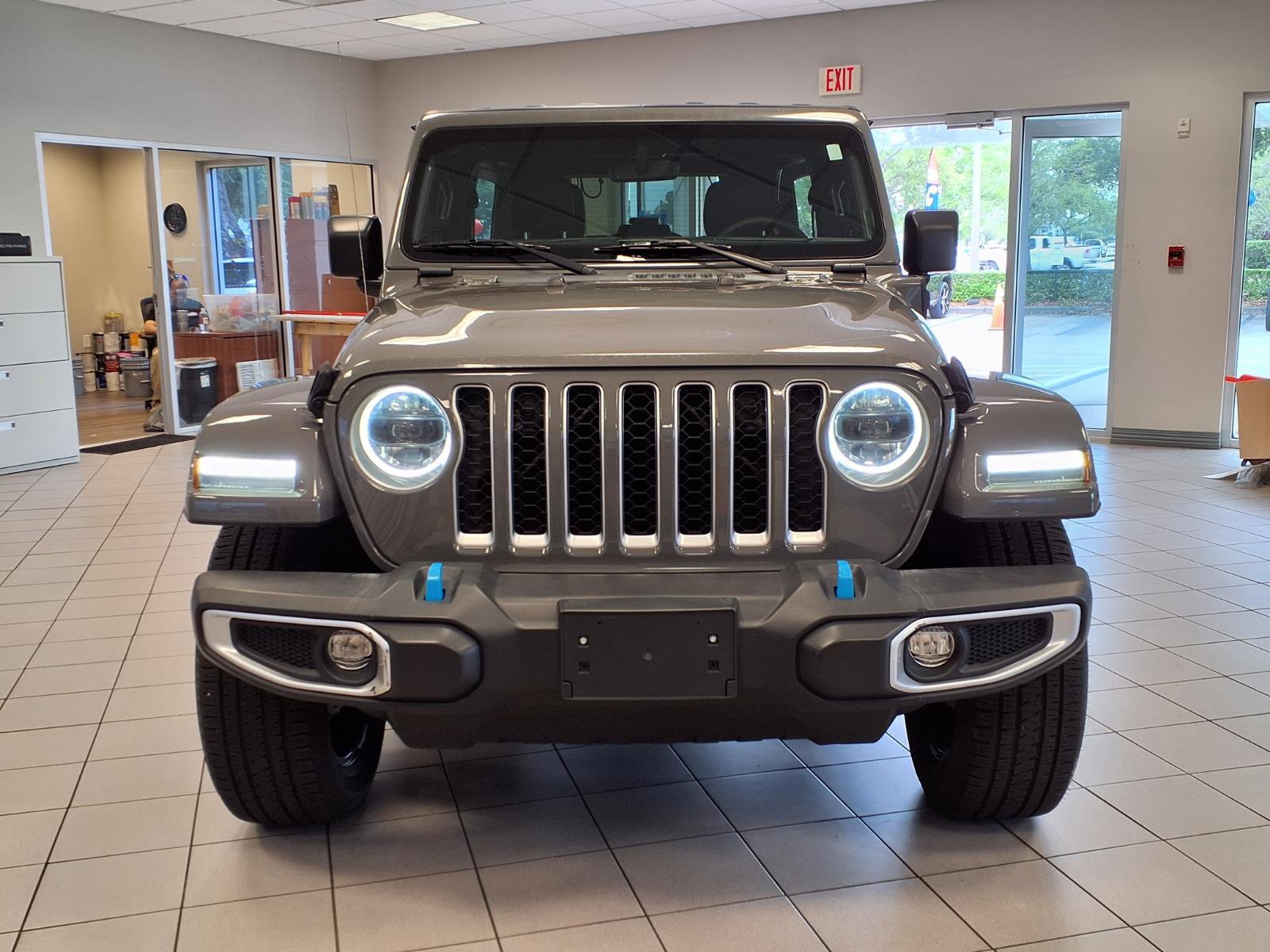 Used 2023 Jeep Wrangler Unlimited Sahara AWD/4WD image 7