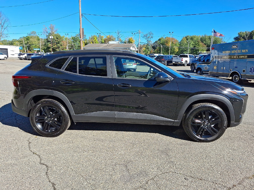 Used 2026 Chevrolet Trax ACTIV w/ Driver Confidence Package FWD image 8