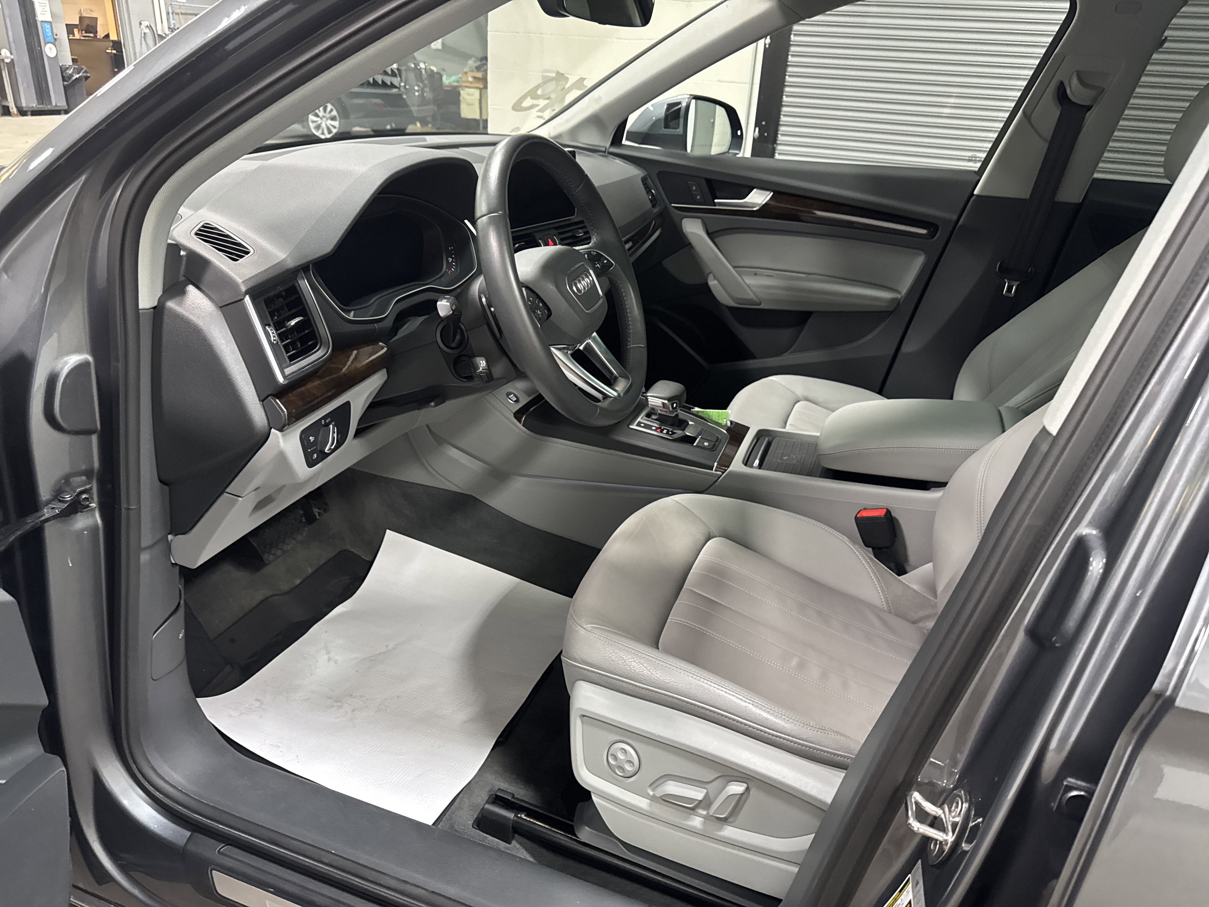 Used 2019 Audi Q5 2.0T Premium Plus w/ Premium Plus Package image 13