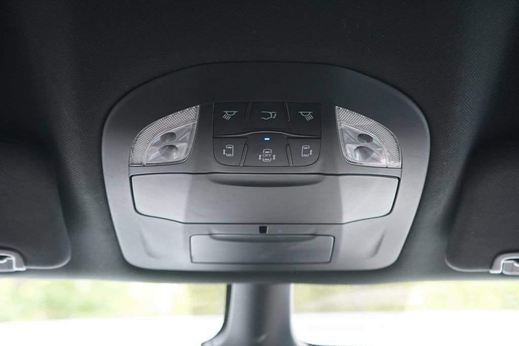 Used 2025 Chrysler Pacifica Select FWD image 24