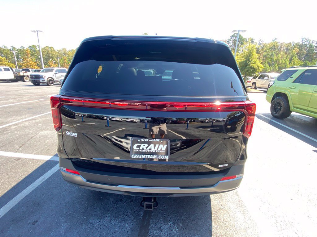 Used 2026 Kia Carnival SX w/ SX Dark Edition Package FWD image 6