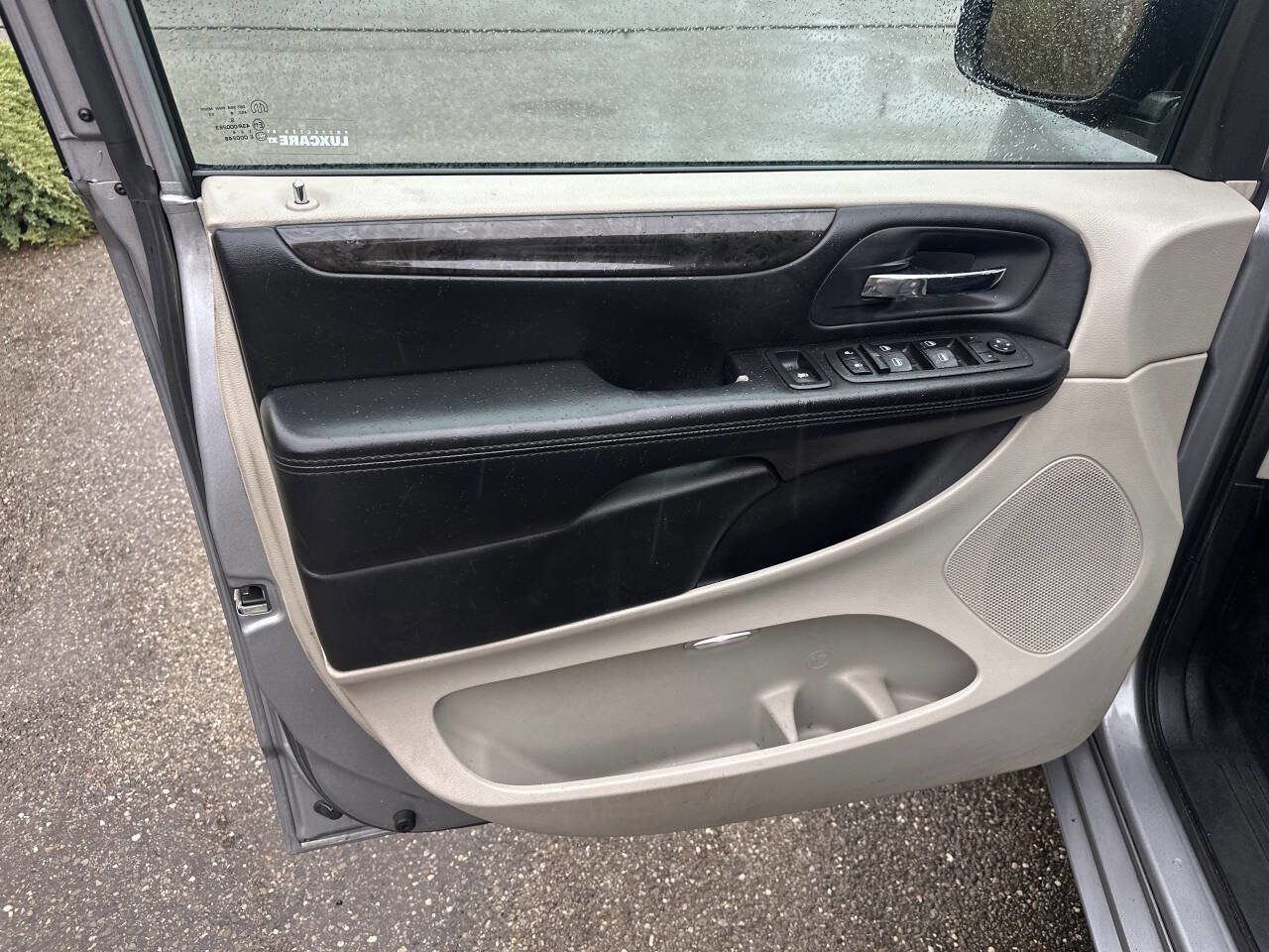Used 2019 Dodge Grand Caravan SE FWD image 18