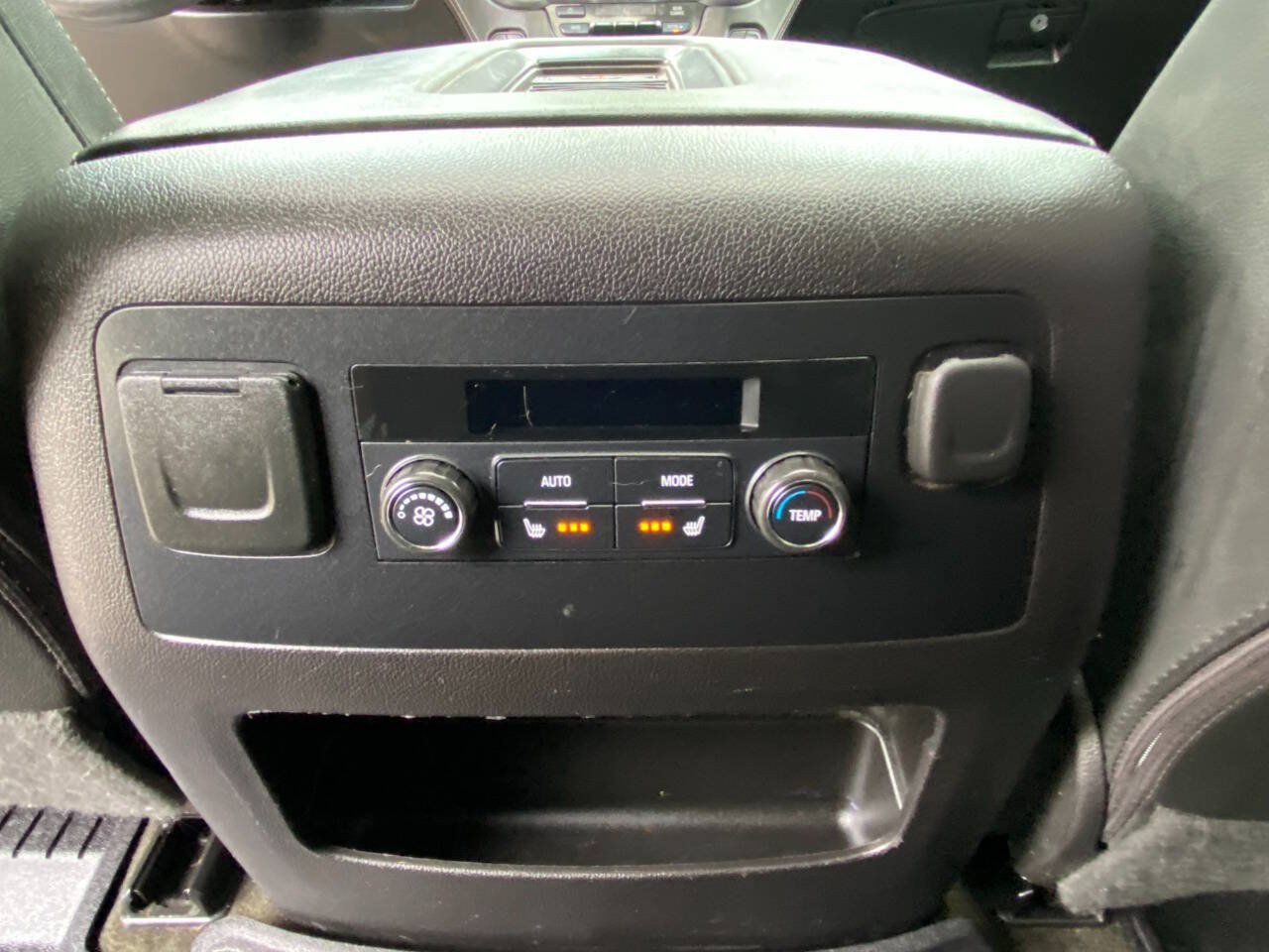 Used 2017 Chevrolet Suburban Premier RWD image 49