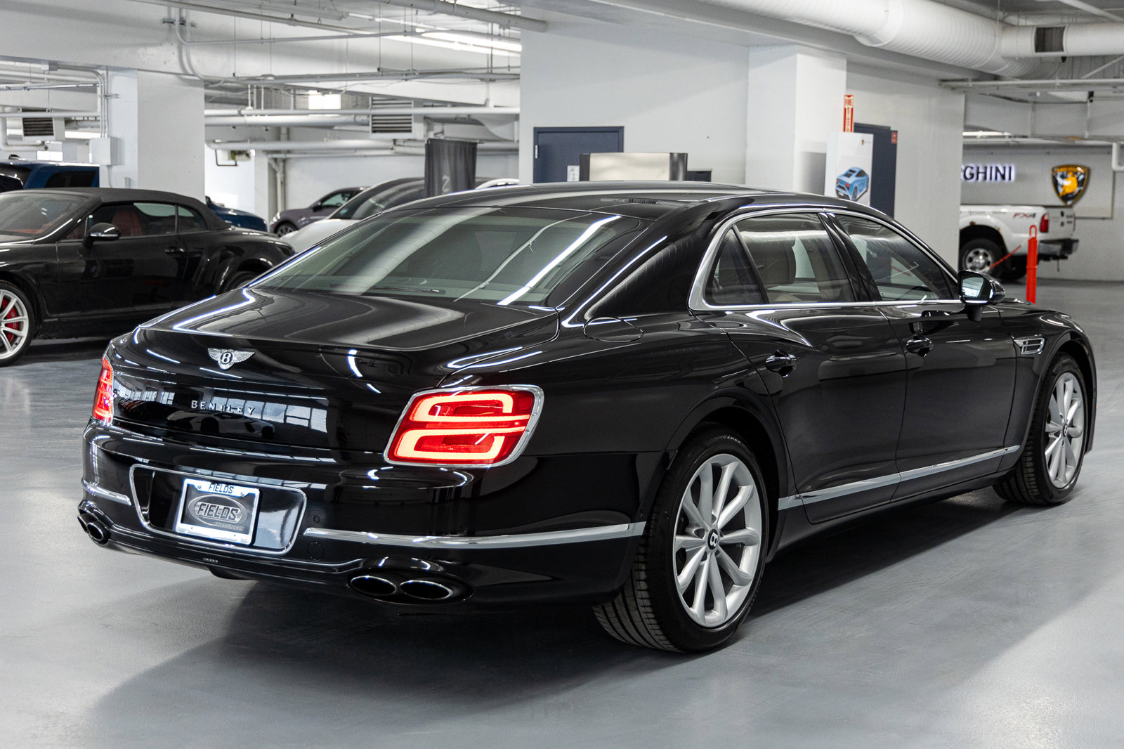 Used 2023 Bentley Flying Spur V8 image 5