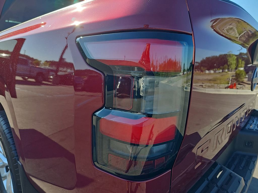 Used 2024 Nissan Frontier SV RWD image 35