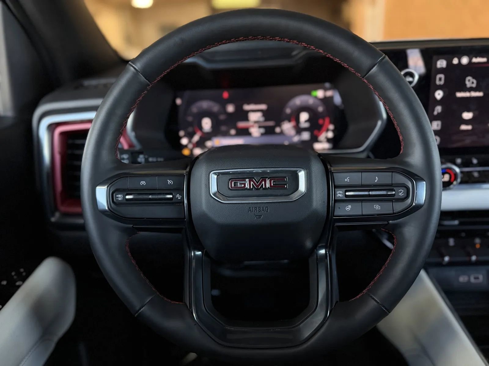 Used 2025 GMC Canyon AT4 w/ AT4X Package image 23