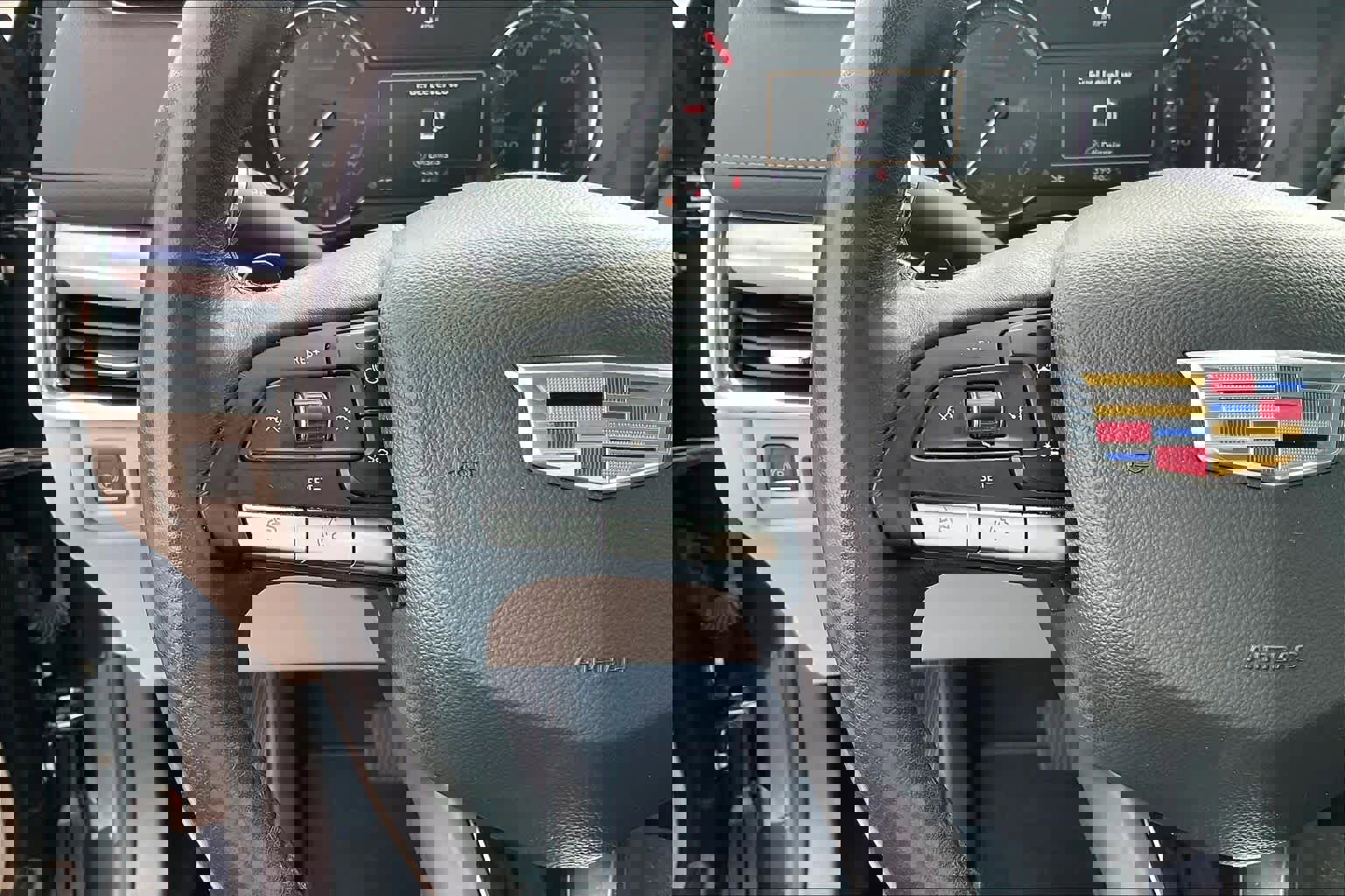 Used 2023 Cadillac XT4 Luxury w/ Cold Weather Package image 24