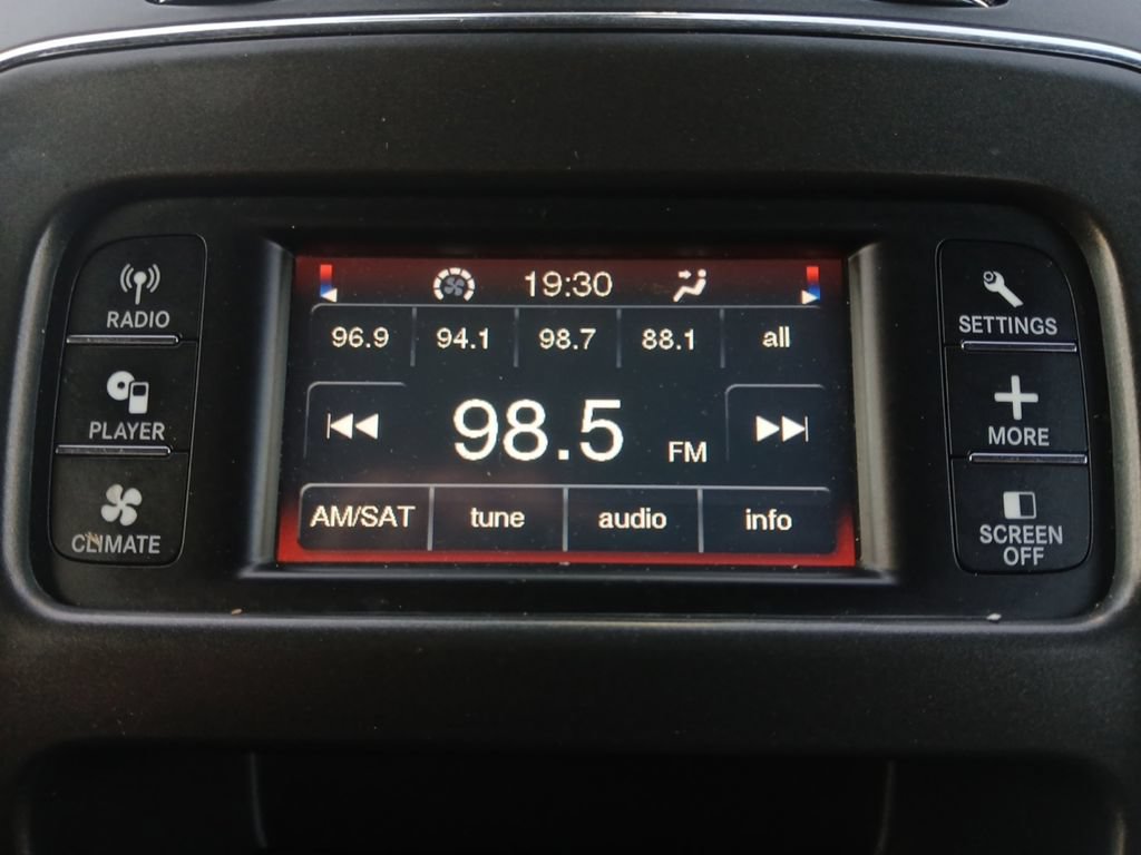 Used 2020 Dodge Journey SE w/ SE Popular Equipment Group FWD image 8