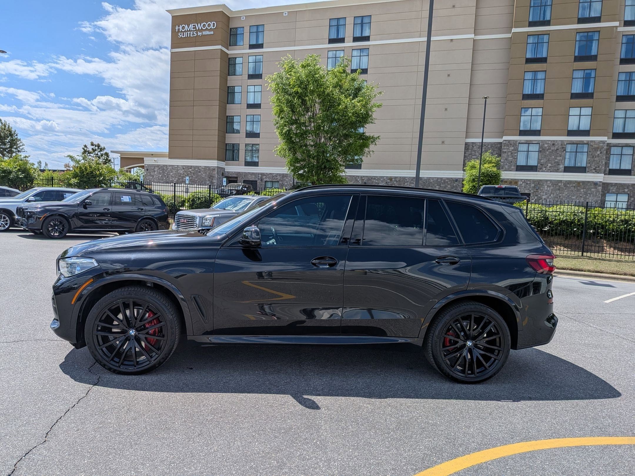 Used 2022 BMW X5 xDrive40i w/ M Sport Package AWD/4WD image 6