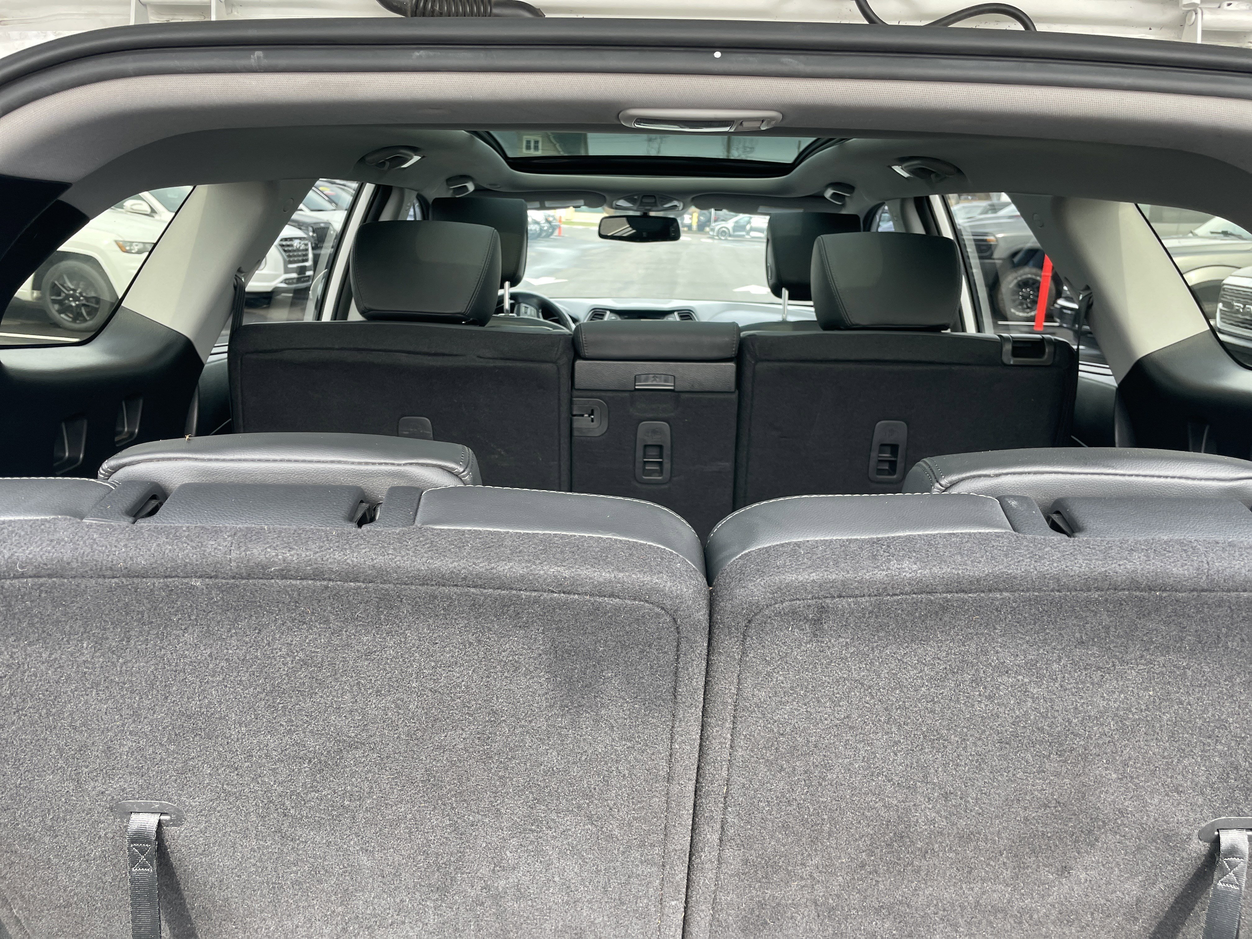 Used 2016 Hyundai Santa Fe SE w/ Option Group 03 image 25