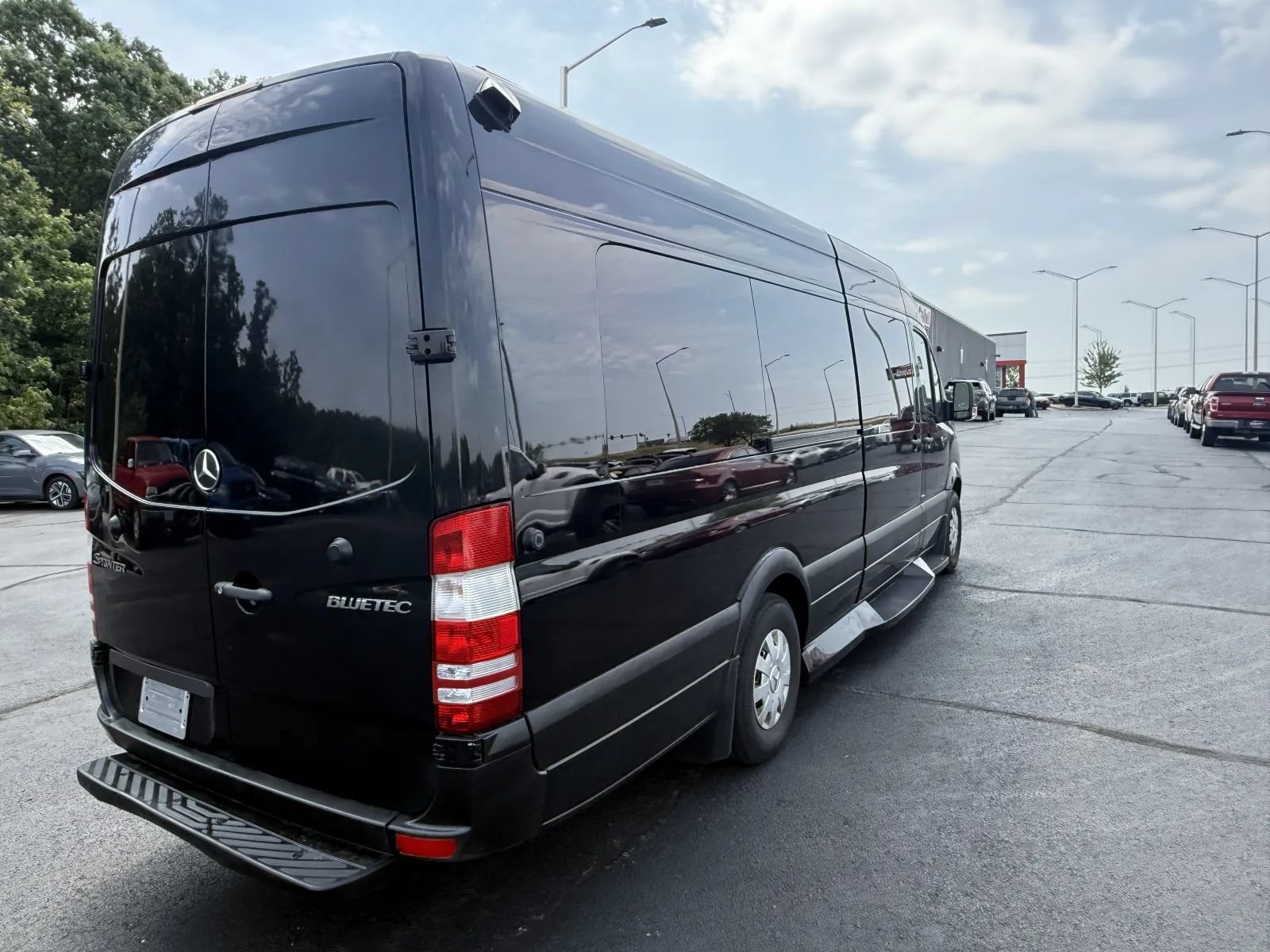 Used 2011 Mercedes-Benz Sprinter 2500 image 4