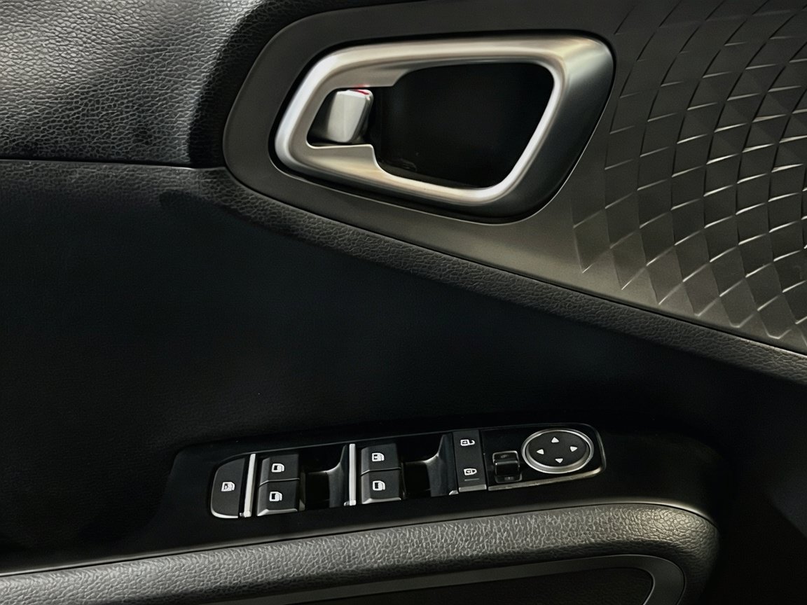 Used 2020 Kia Soul S FWD image 13