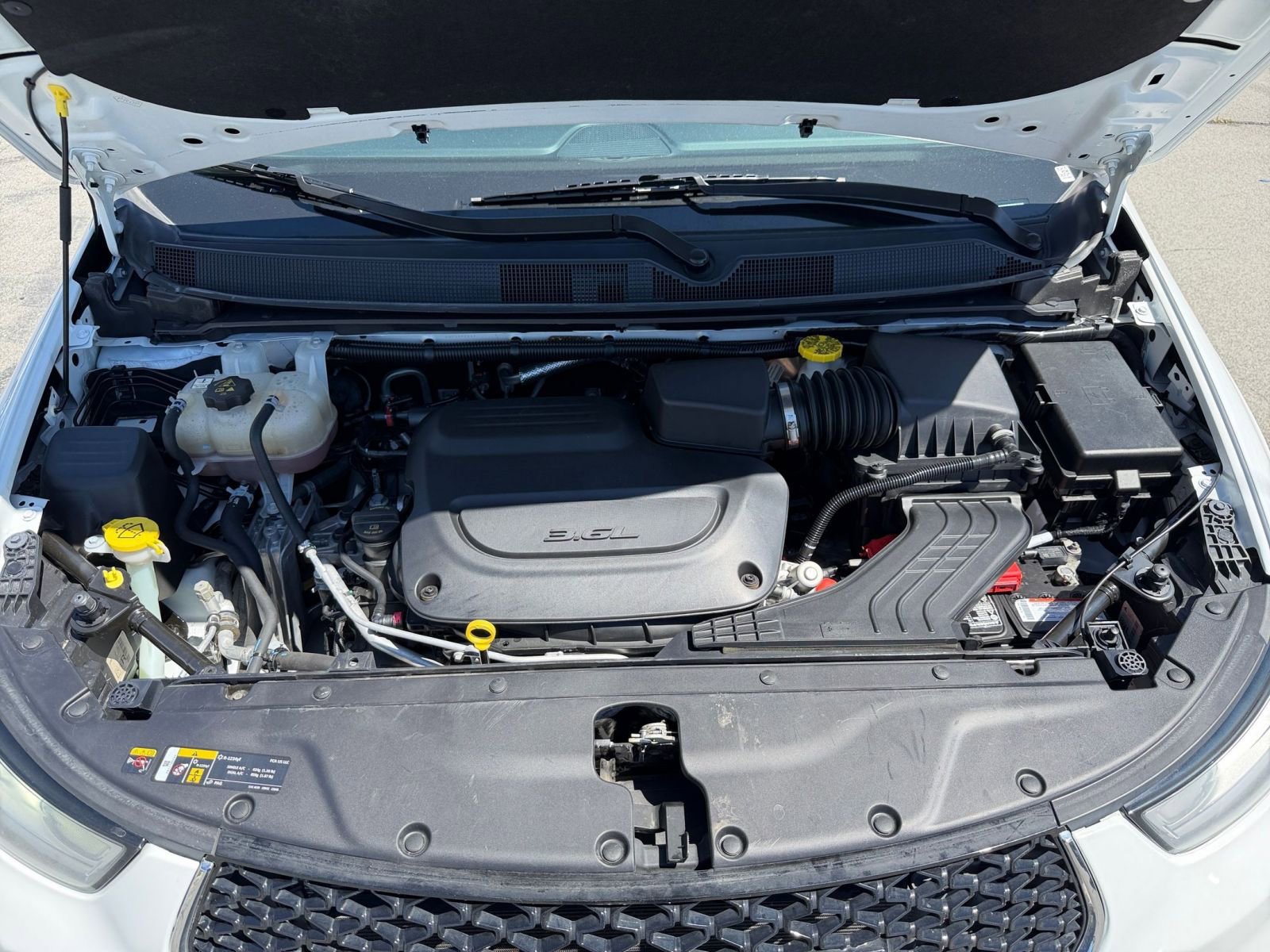 Used 2023 Chrysler Pacifica Touring-L image 35