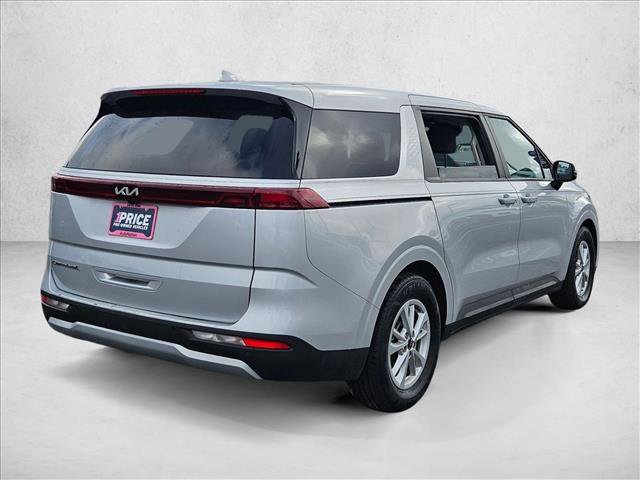 Used 2022 Kia Carnival LX image 5