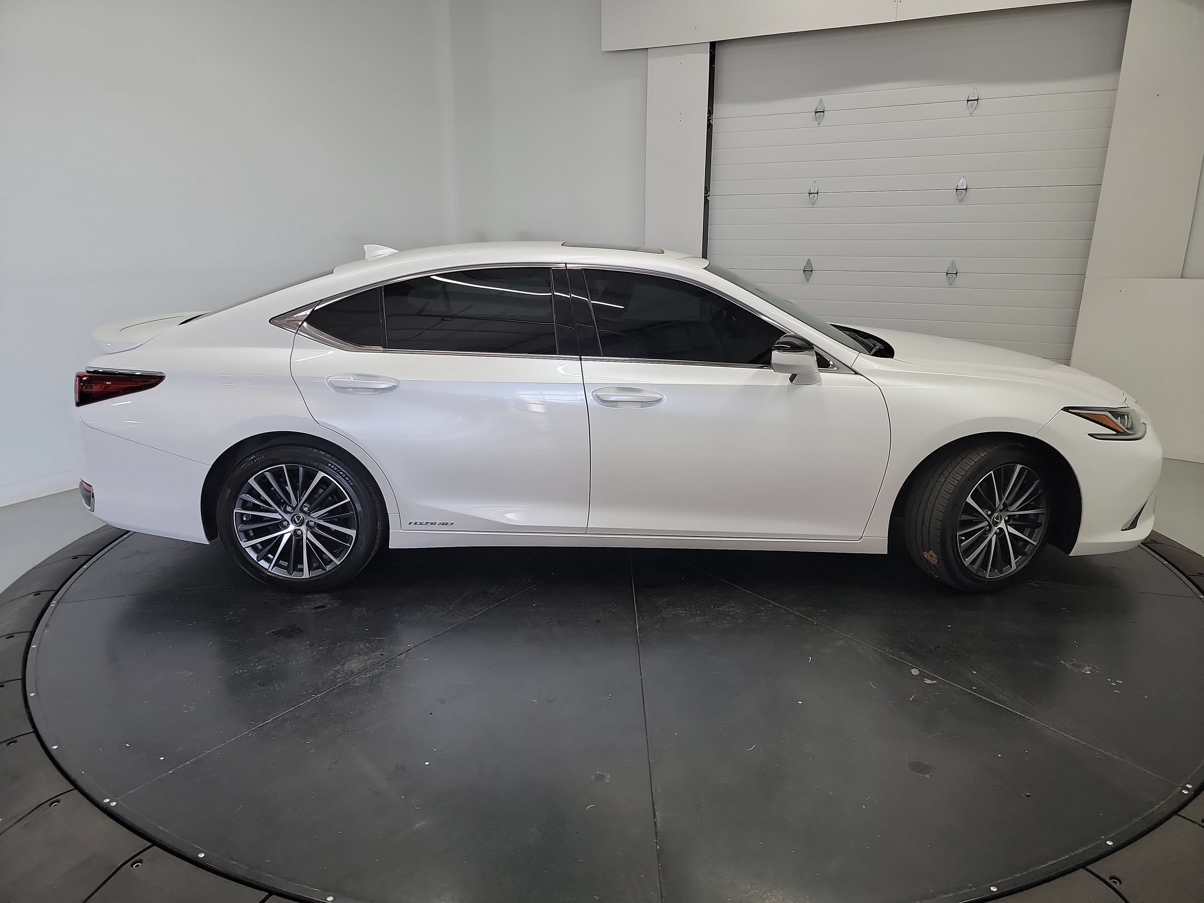Used 2022 Lexus ES 300h w/ Premium Package FWD image 11