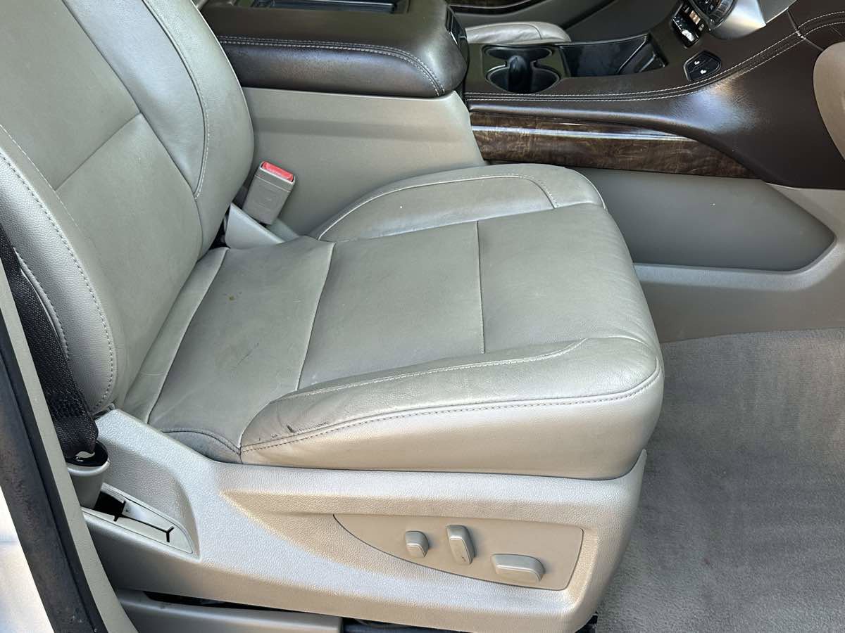 Used 2019 Chevrolet Suburban LT AWD/4WD image 21