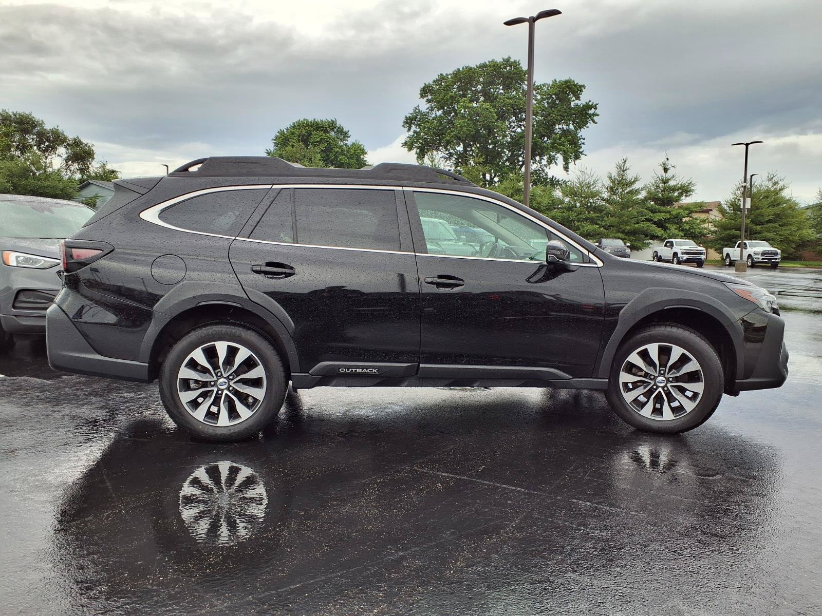 Used 2025 Subaru Outback Limited AWD/4WD image 37