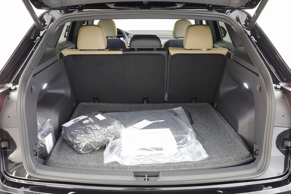 New 2026 Volkswagen Atlas Cross Sport SE image 16