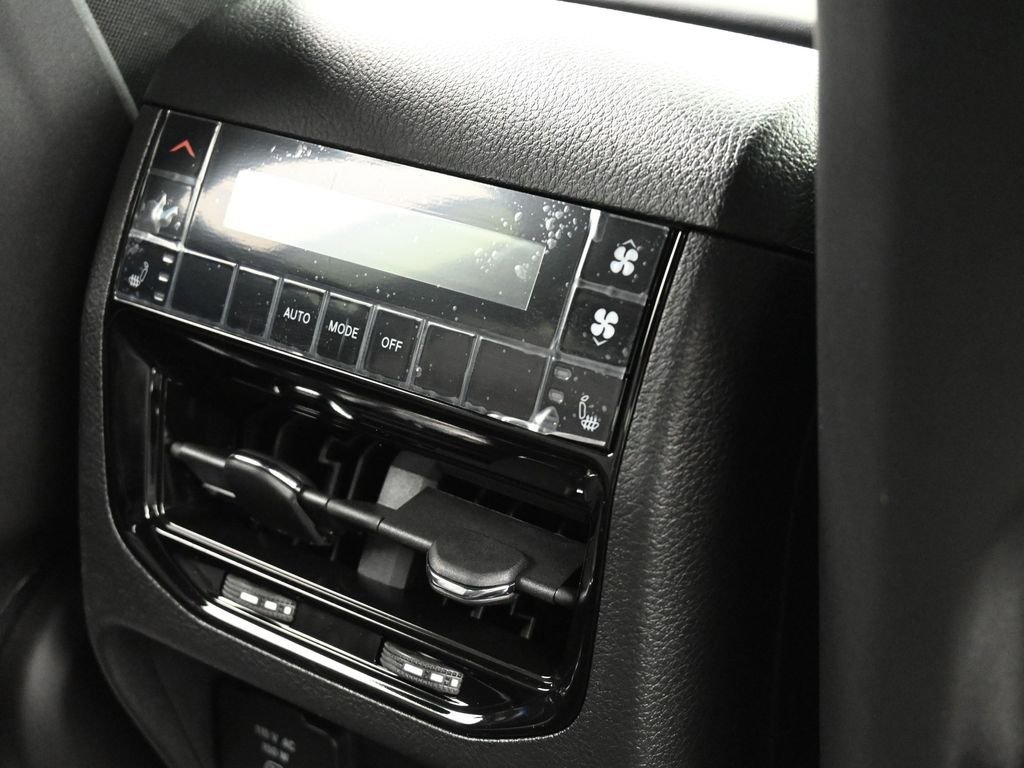 Used 2024 Jeep Grand Cherokee L Overland image 35