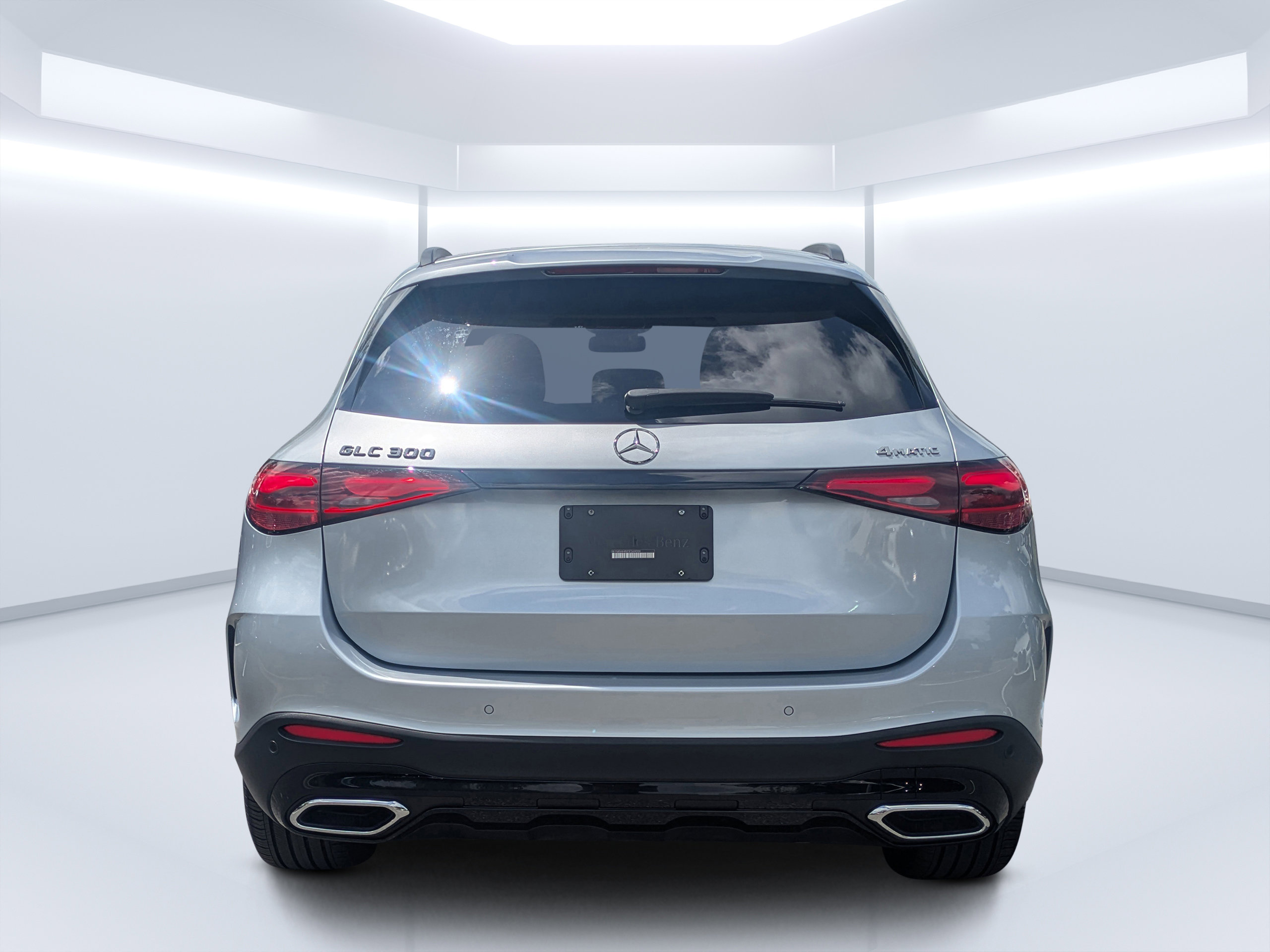 Certified 2025 Mercedes-Benz GLC 300 4MATIC image 4