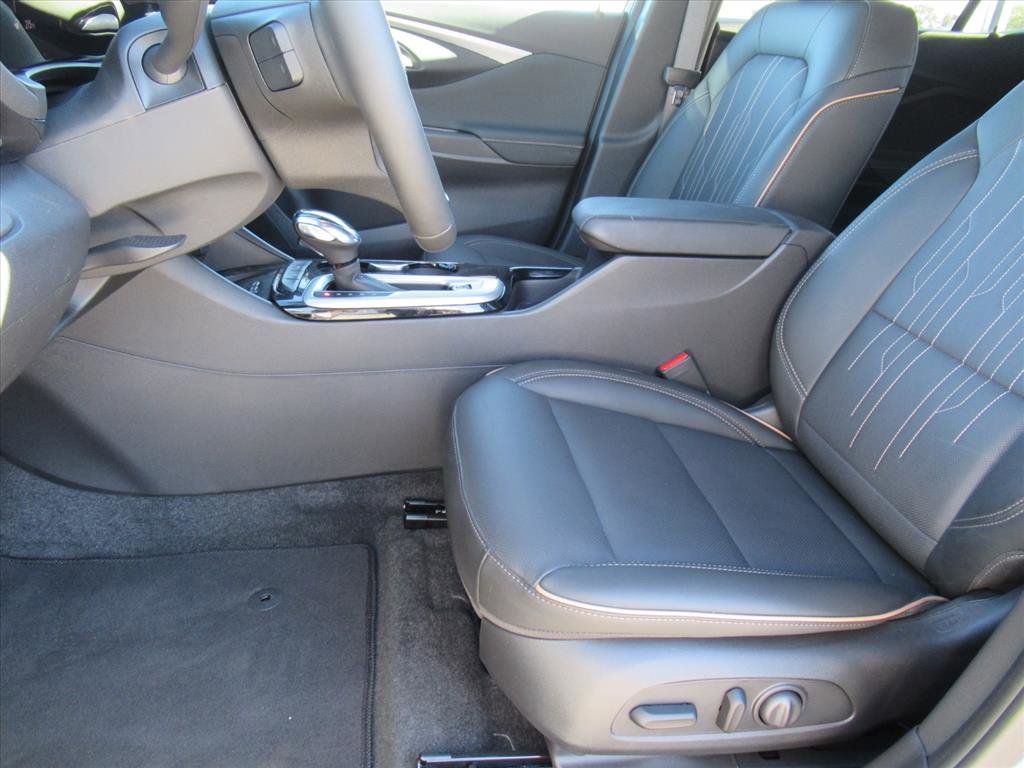 Used 2024 Buick Envista Avenir image 16