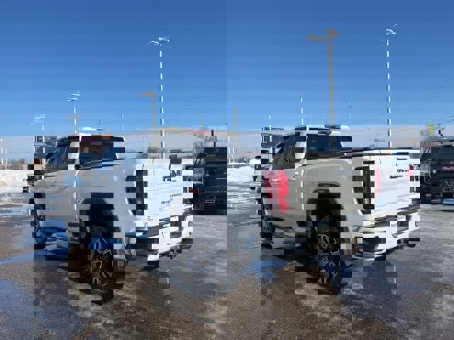 Used 2020 GMC Sierra 2500 AT4 w/ AT4 Premium Package image 7