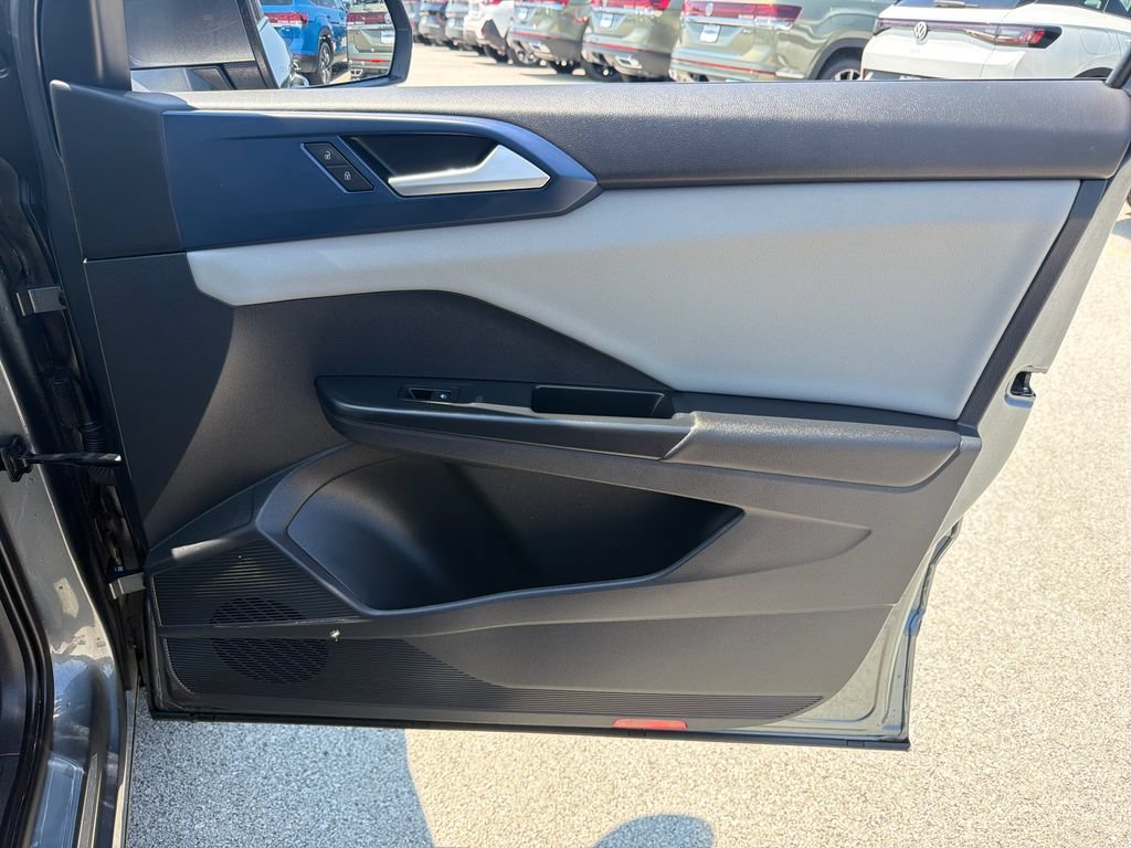 Certified 2022 Volkswagen Taos SE AWD/4WD image 24