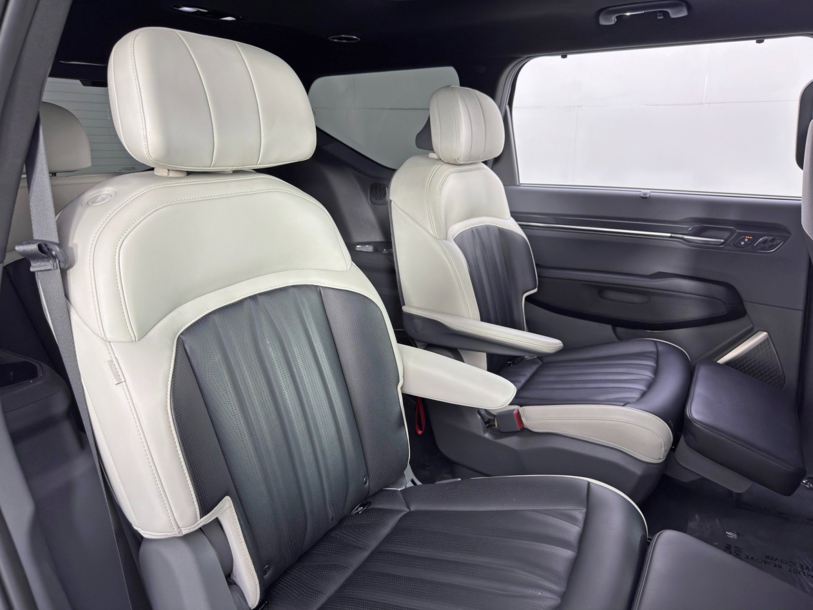 Used 2024 Kia EV9 GT-Line image 42