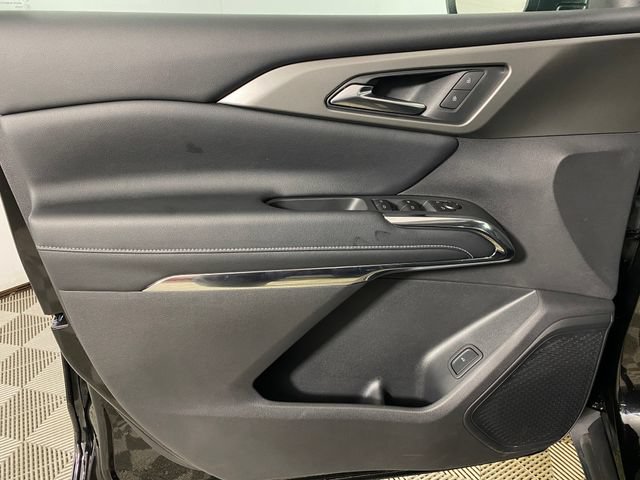 Certified 2026 Chevrolet Traverse LT FWD image 12