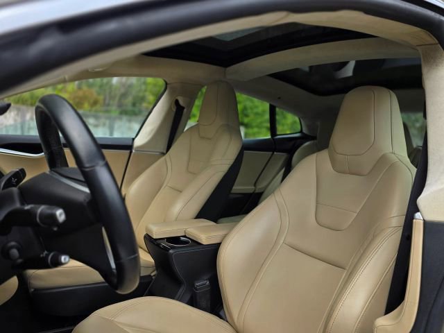 Used 2015 Tesla Model S 85D image 29