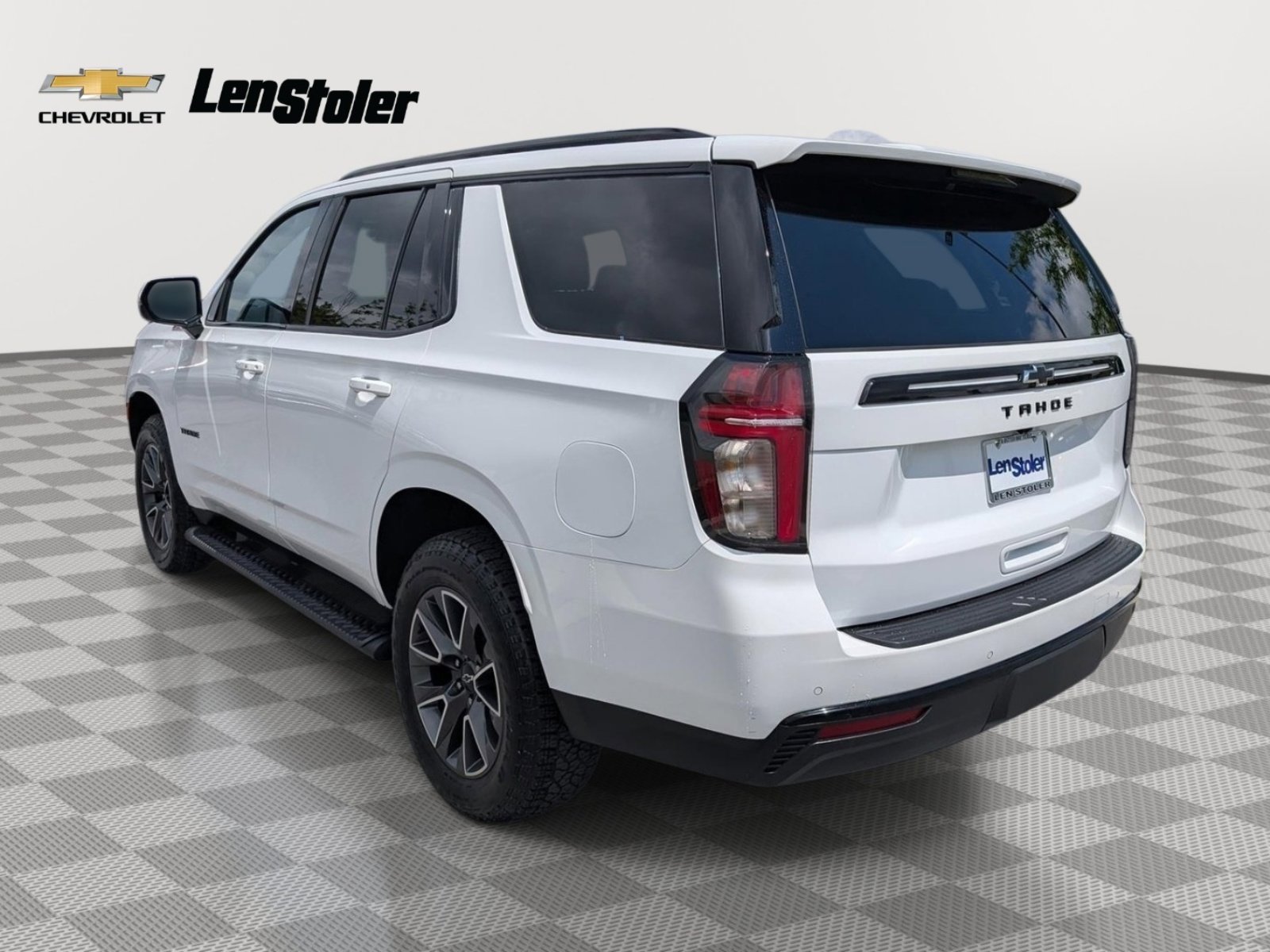 Used 2023 Chevrolet Tahoe Z71 w/ Luxury Package AWD/4WD image 3