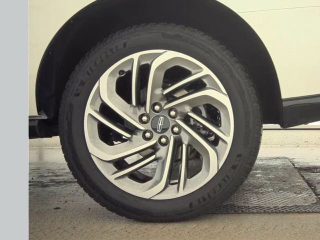 Used 2025 Lincoln Navigator Reserve image 21