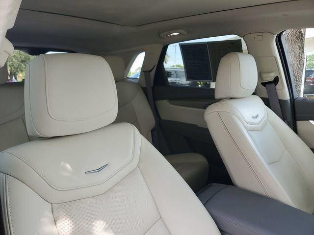 Certified 2024 Cadillac XT5 Premium Luxury w/ Technology Package FWD image 24
