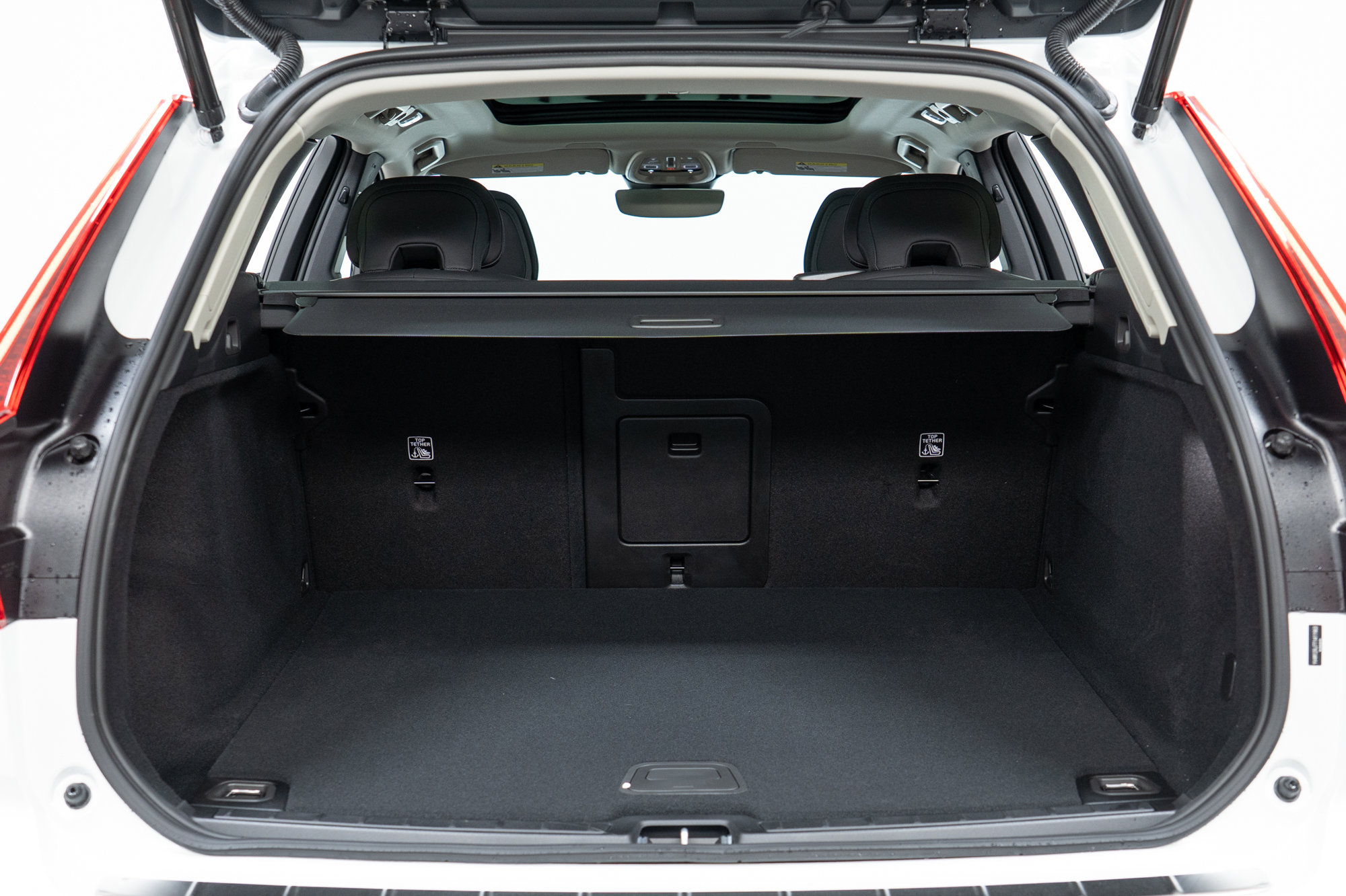 New 2026 Volvo XC60 B5 Core w/ Climate Package image 10