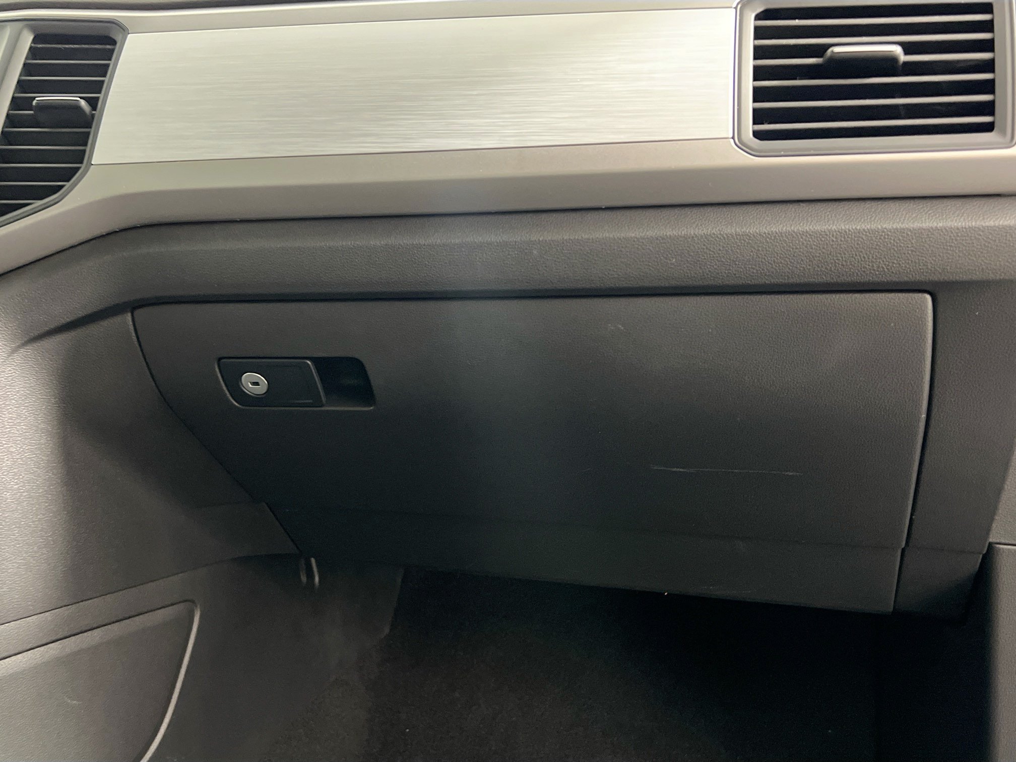 Used 2021 Volkswagen Atlas S FWD image 32