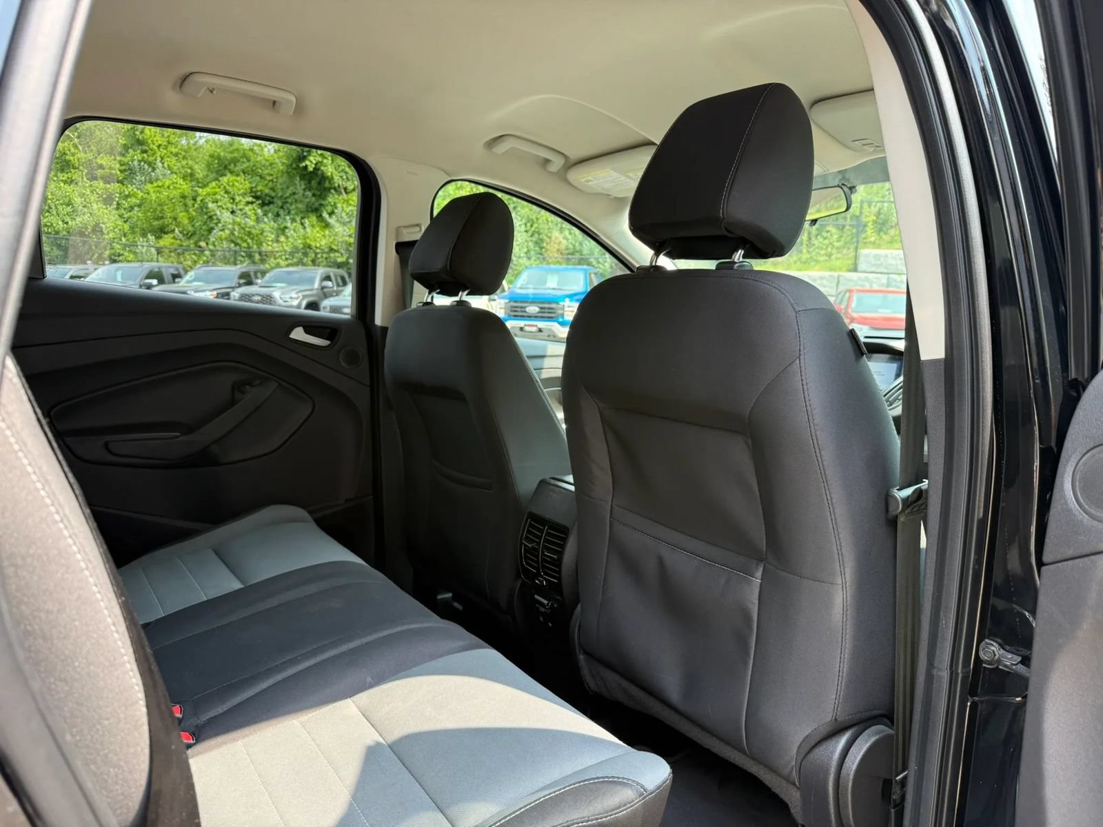 Used 2016 Ford Escape SE w/ Equipment Group 201A FWD image 12