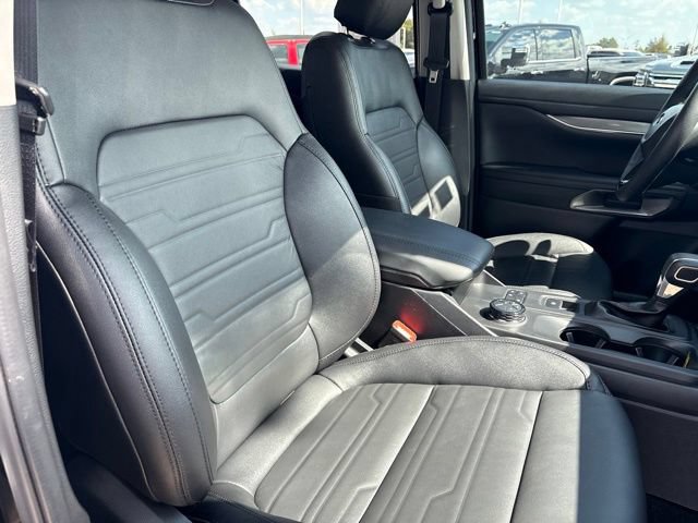 Used 2025 Ford Ranger Lariat w/ Black Appearance Package AWD/4WD image 22