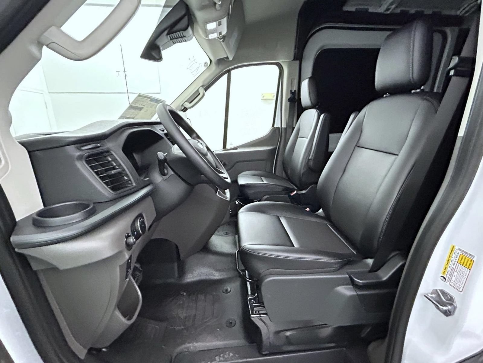 New 2027 Ford Transit 250 148 Medium Roof w/ Load Area Protection Package RWD image 10
