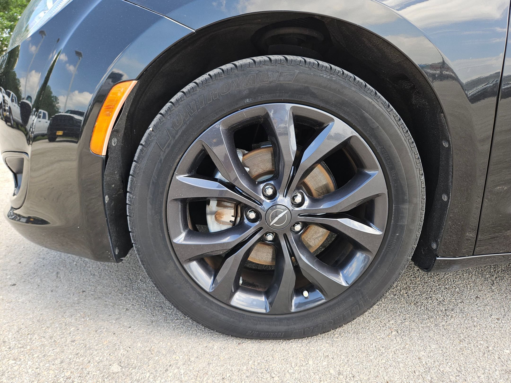 Used 2018 Chrysler Pacifica Touring Plus w/ S Appearance Package FWD image 31