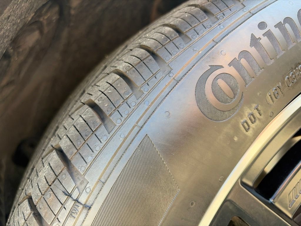 Certified 2025 Mercedes-Benz GLB 35 AMG 4MATIC image 27