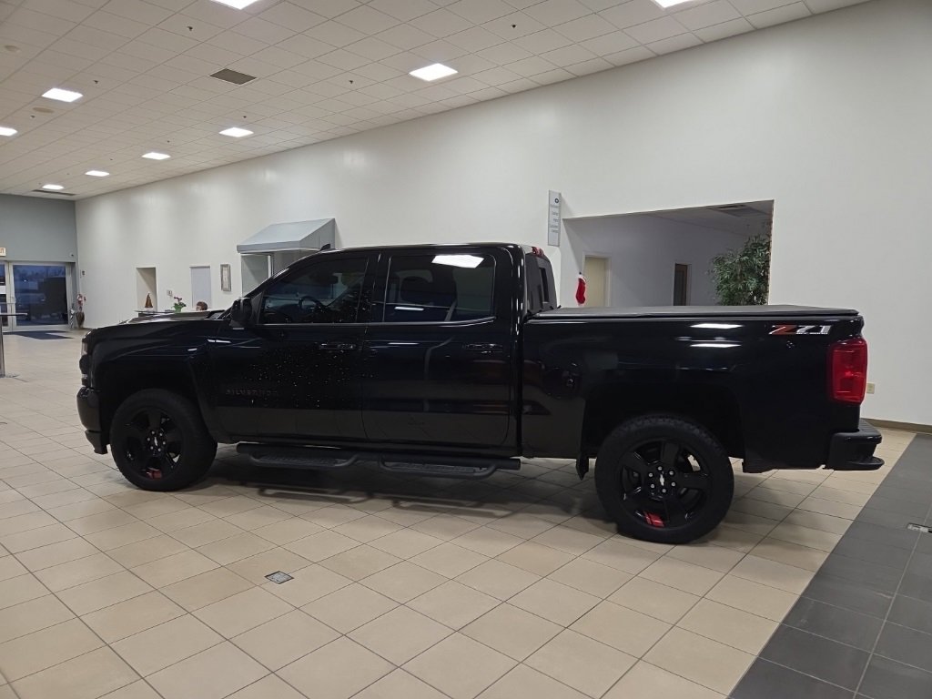 Used 2018 Chevrolet Silverado 1500 LTZ Z71 w/ Redline Edition image 9