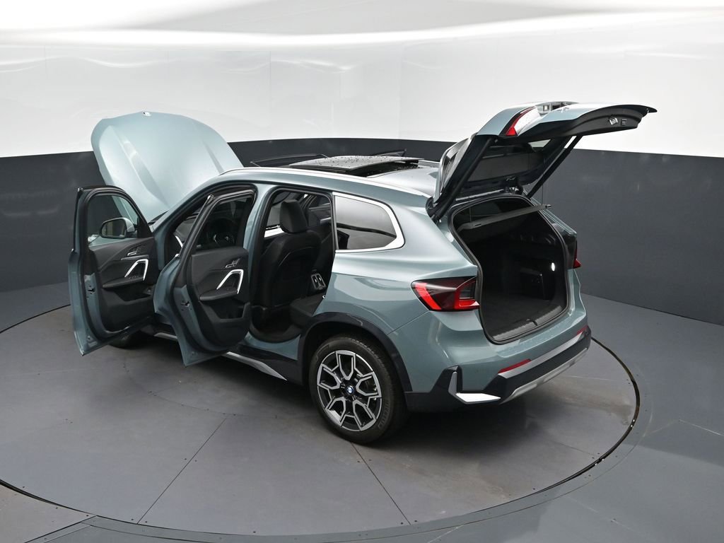 Used 2024 BMW X1 xDrive28i AWD/4WD image 2