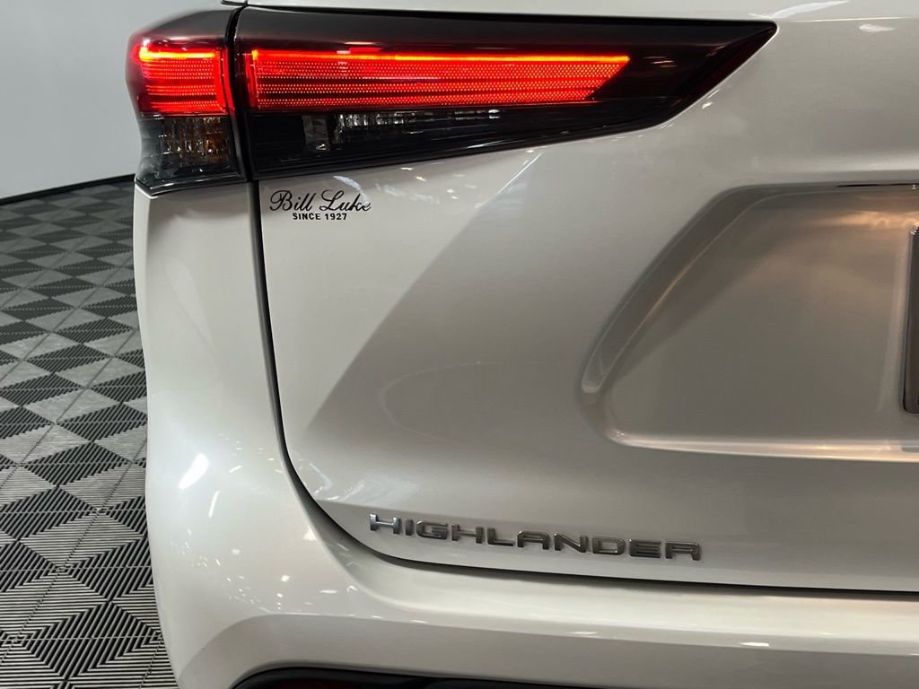 Used 2025 Toyota Highlander XLE image 10