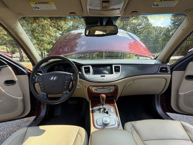 Used 2013 Hyundai Genesis 3.8 w/ Premium Pkg RWD image 29