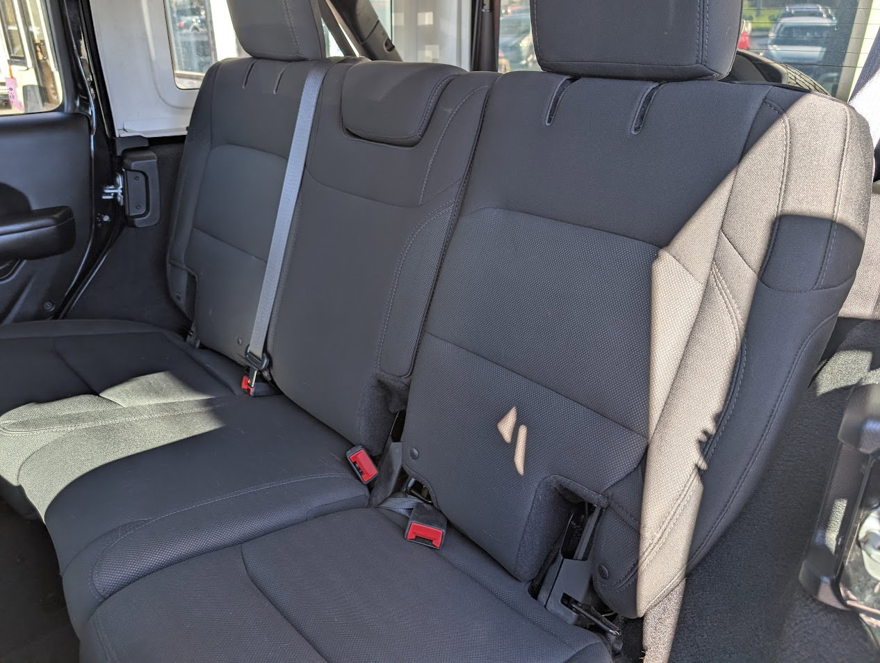 Used 2018 Jeep Wrangler Unlimited Sport S image 7