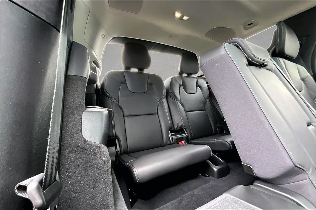 Certified 2025 Volvo XC90 T8 Ultra w/ Lounge Package image 26