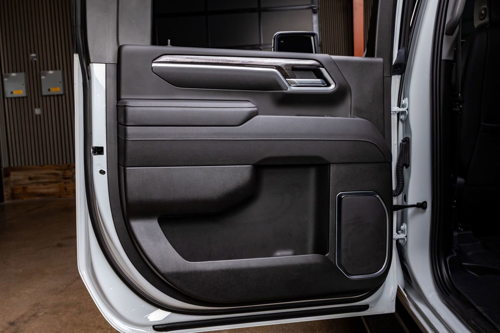 Used 2025 Chevrolet Silverado 3500 LTZ w/ LTZ Plus Package image 37