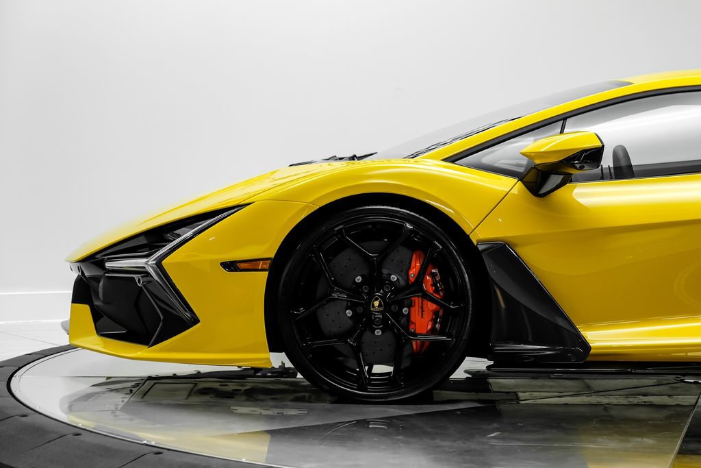 Used 2025 Lamborghini Revuelto AWD/4WD image 12
